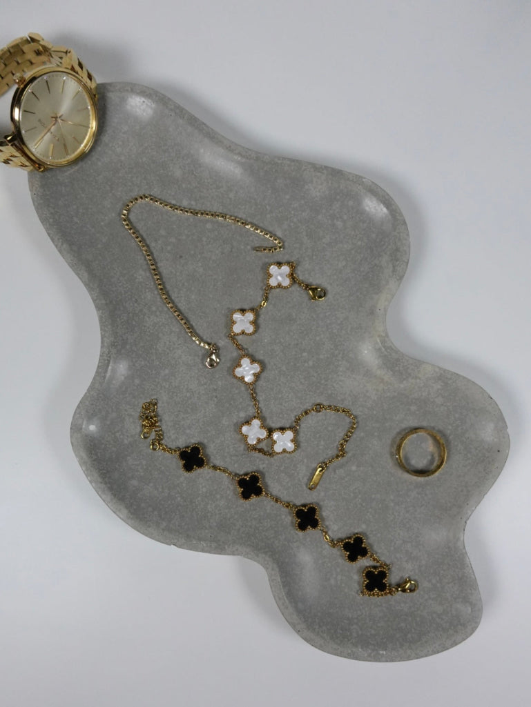 Jesmonite Tray – Handcrafted Aesthetic Jewelry & Decor Tray